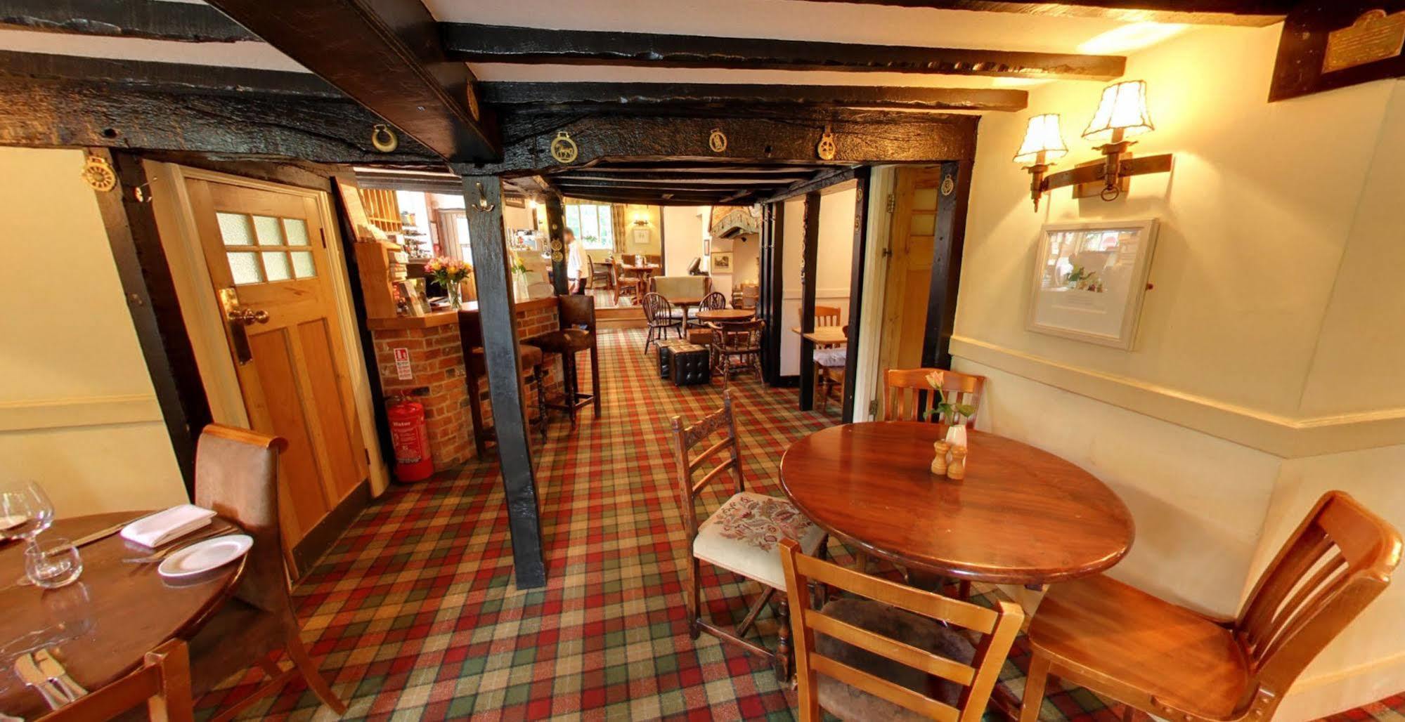 The Nags Head Hotel Грэйт-Миссенден Экстерьер фото