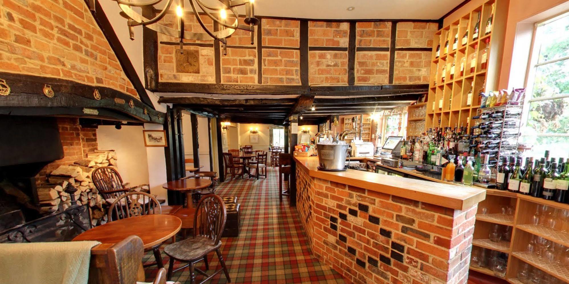 The Nags Head Hotel Грэйт-Миссенден Экстерьер фото
